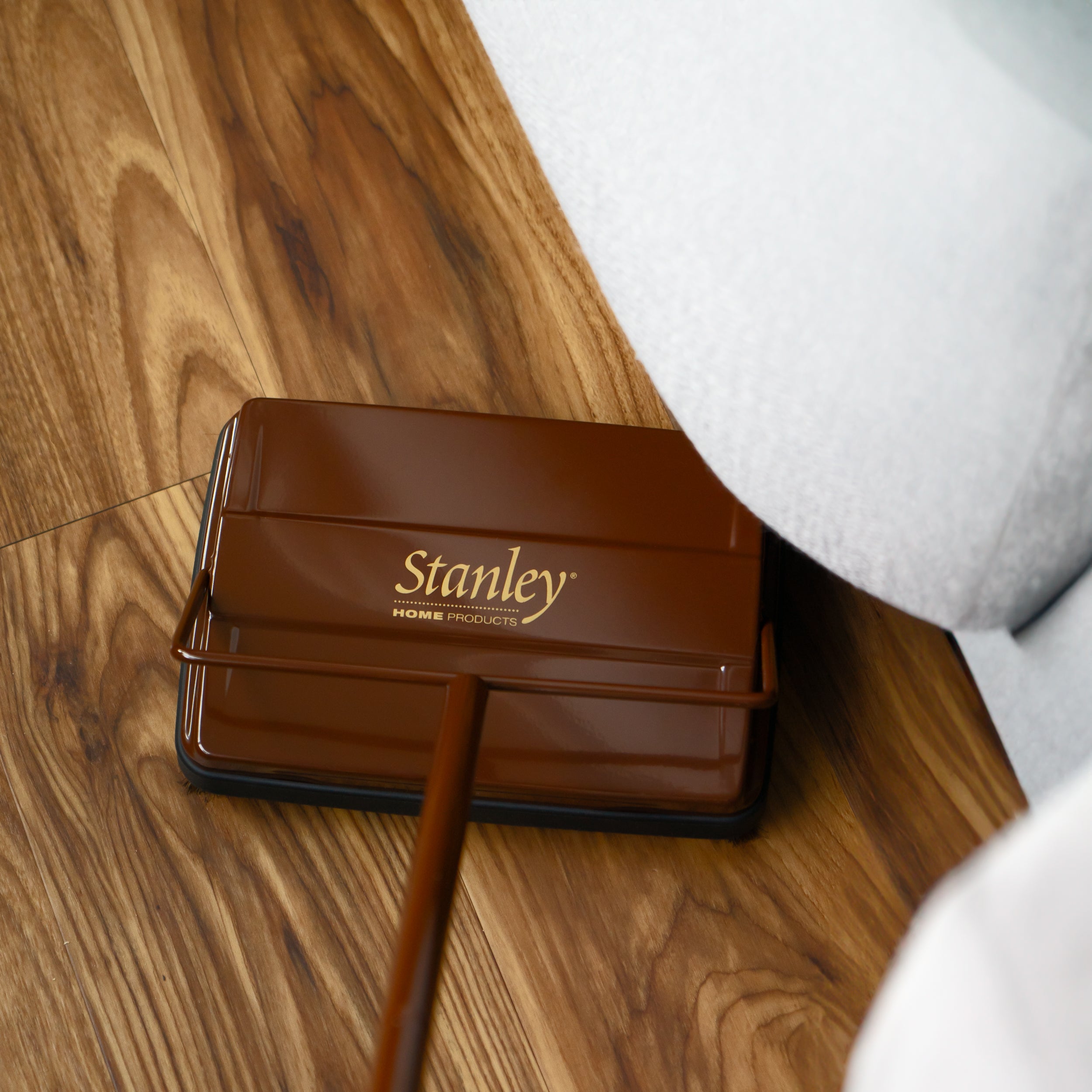 Stanley Electrostatic Carpet & Floor Sweeper – Brown